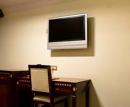 The Shelton Grand Hotel Bangalore Luaran gambar