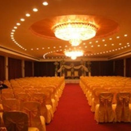 The Shelton Grand Hotel Bangalore Luaran gambar